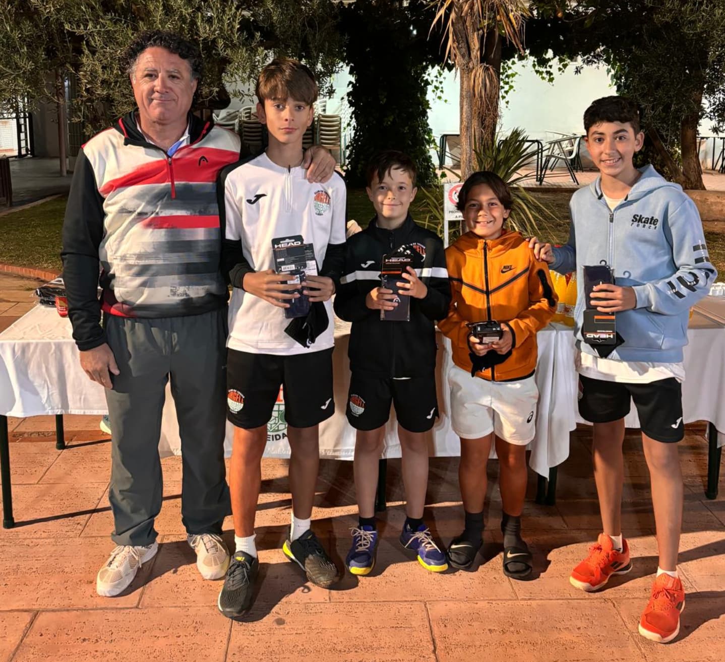 Les 12 Hores de Tennis apleguen 60 participants en el seu retorn